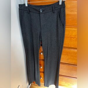 Cabi trousers size 6. Excellent condition.